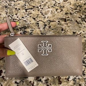 Tory Burch Britten Slim Wallet
